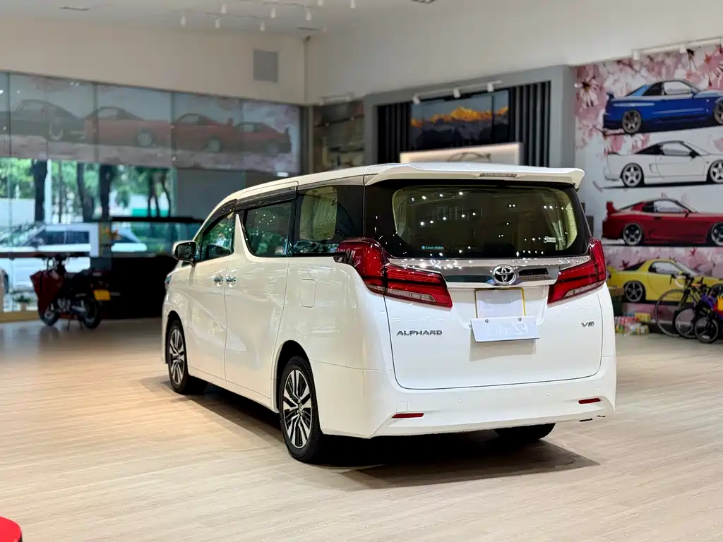 Toyota Alphard 2018 3.5L Luxury