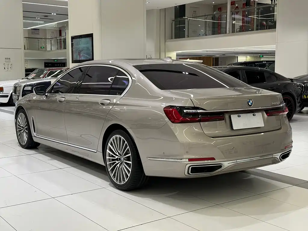 BMW 7 SERIES