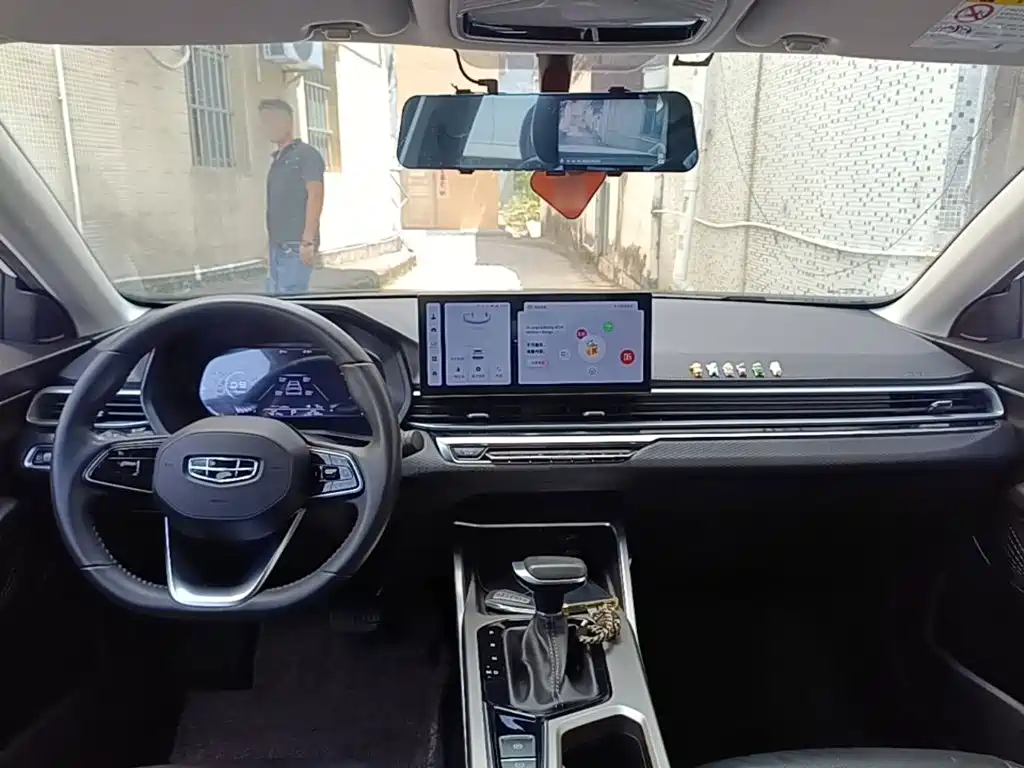 Geely Emgrand — миниатюра 10