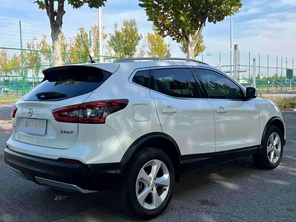 Nissan Qashqai — миниатюра 7