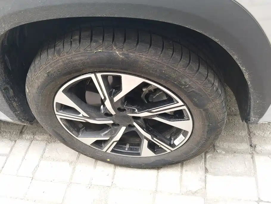 Geely Boyue L — миниатюра 6