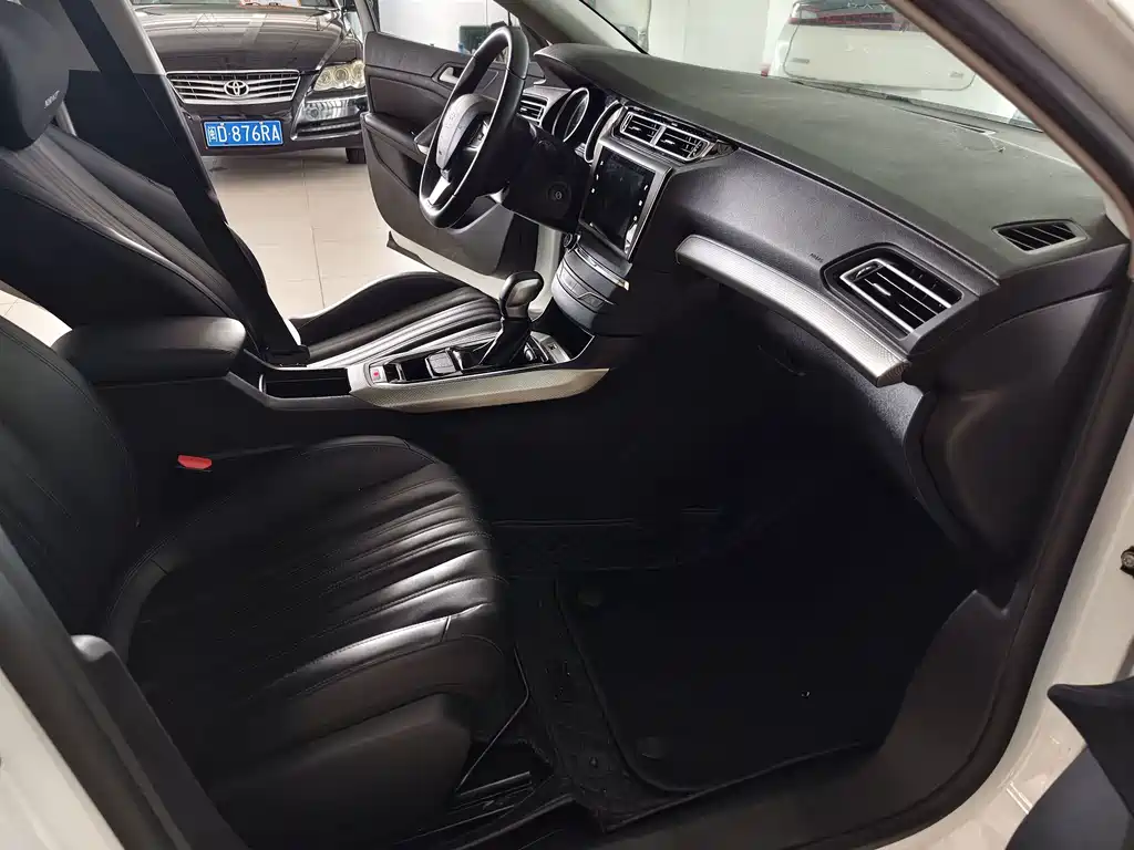 Peugeot 408 — миниатюра 10