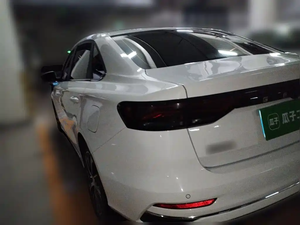 Geely Emgrand — миниатюра 25