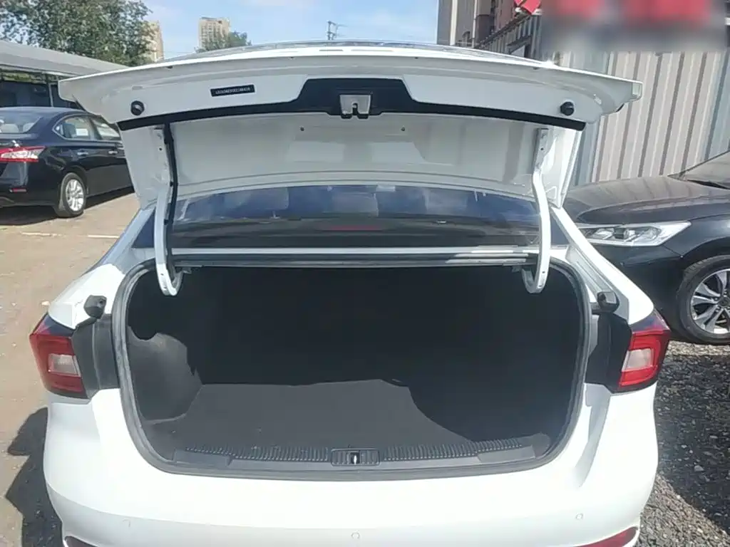 Roewe i5 — миниатюра 19
