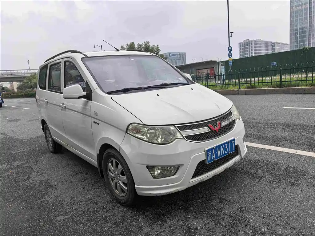 Wuling Hongguang — миниатюра 3
