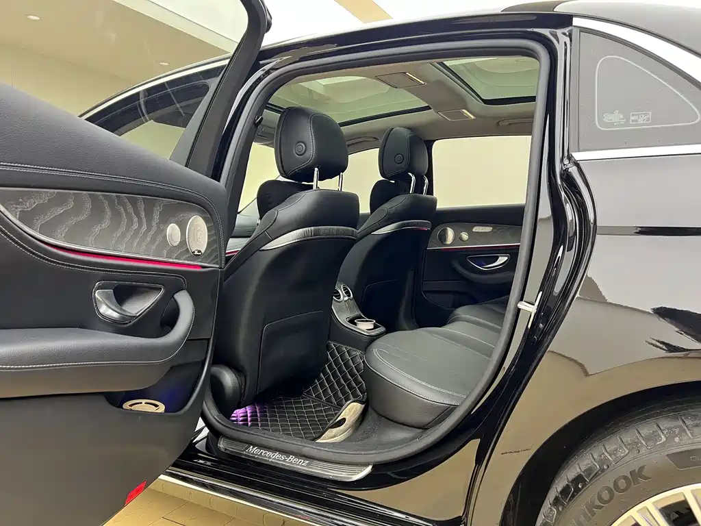 Mercedes-Benz E-Class — миниатюра 11