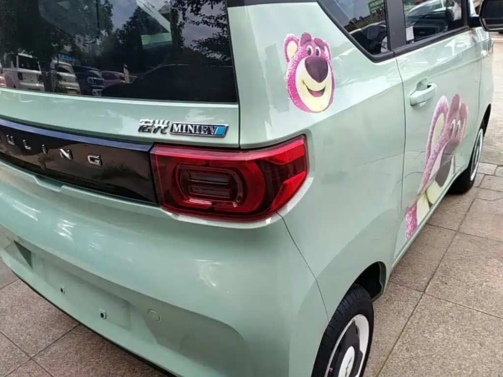 Wuling MINIEV — миниатюра 8