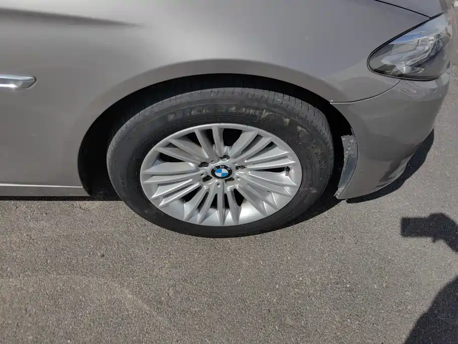 BMW 5 Series — миниатюра 6