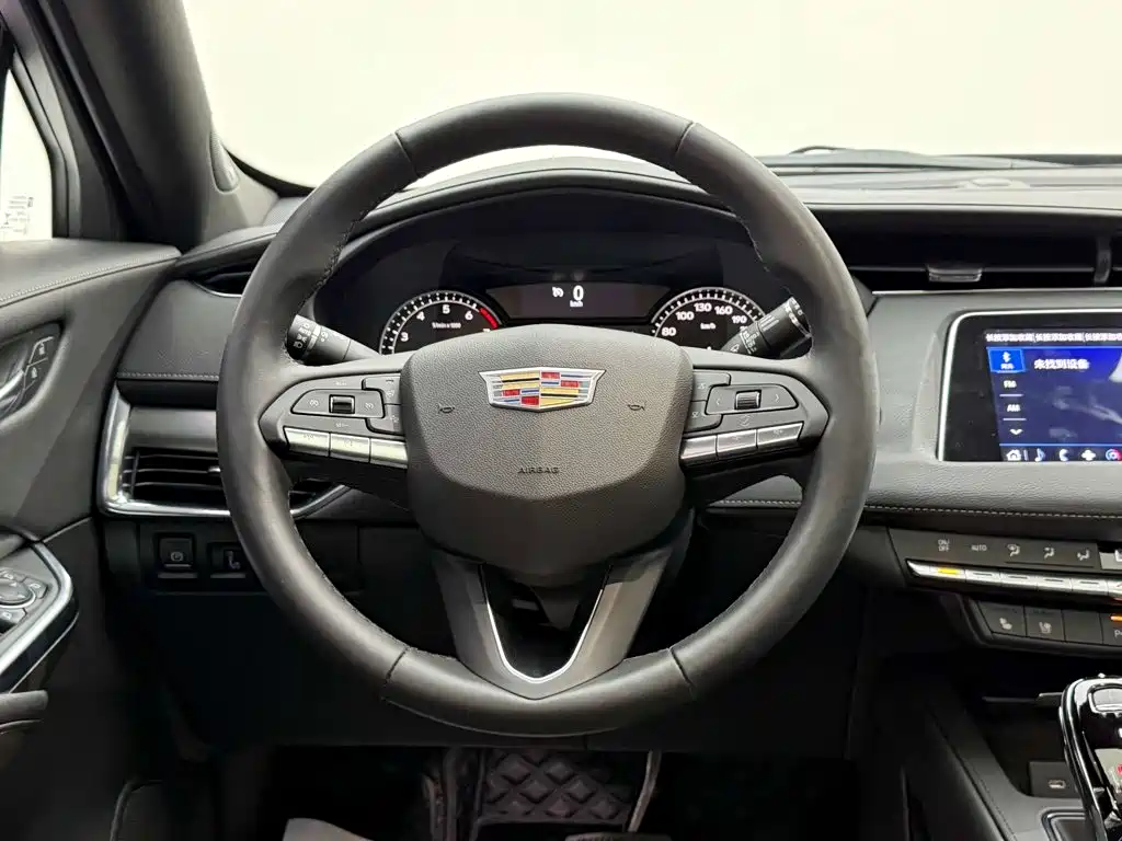 Cadillac XT4 — миниатюра 12