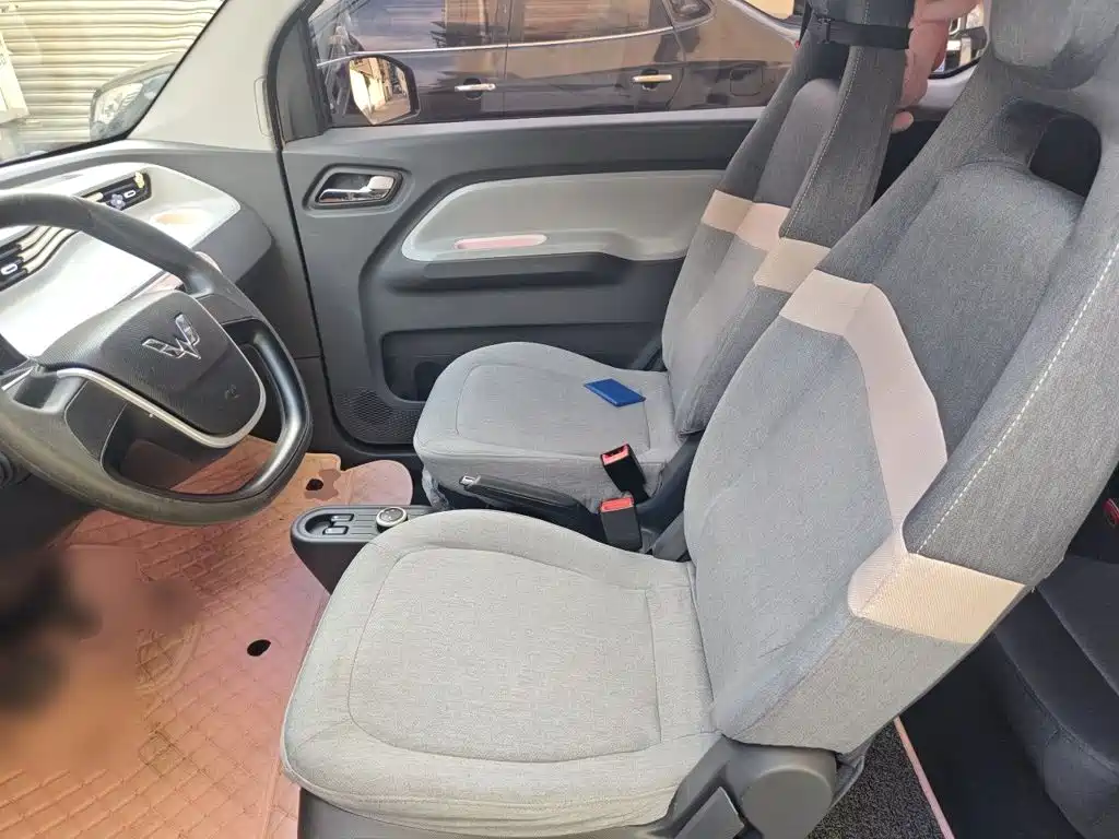 Wuling MINIEV — миниатюра 11