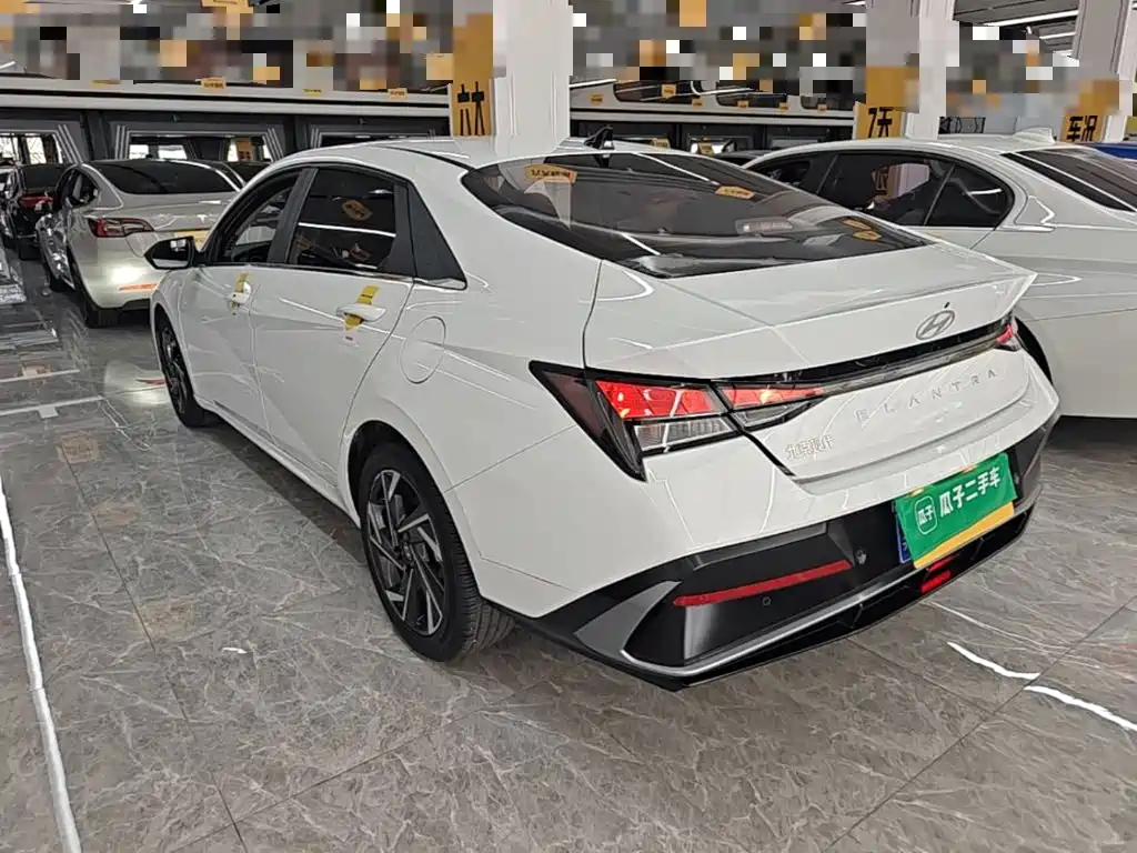 Hyundai Elantra — миниатюра 5