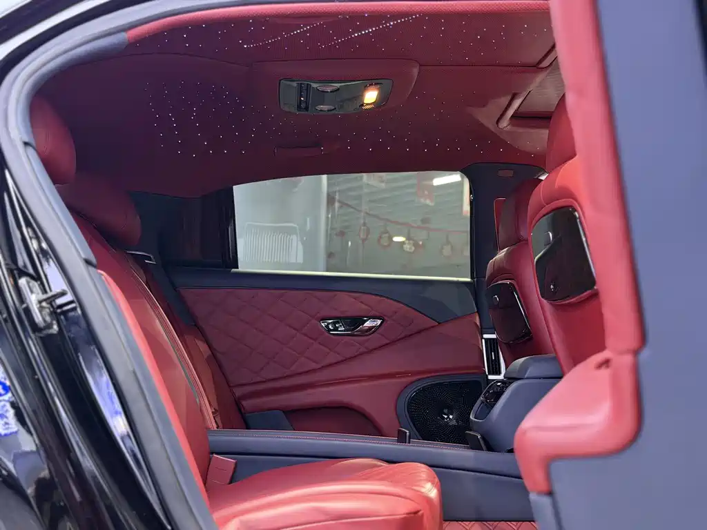 Bentley Flying Spur — миниатюра 6