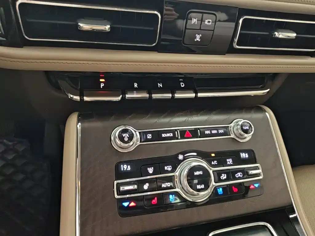 Lincoln Aviator (Import) — миниатюра 14