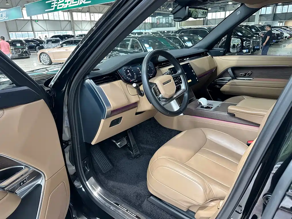 Land Rover Range Rover 2025 3.0 L6 400PS Long Wheelbase