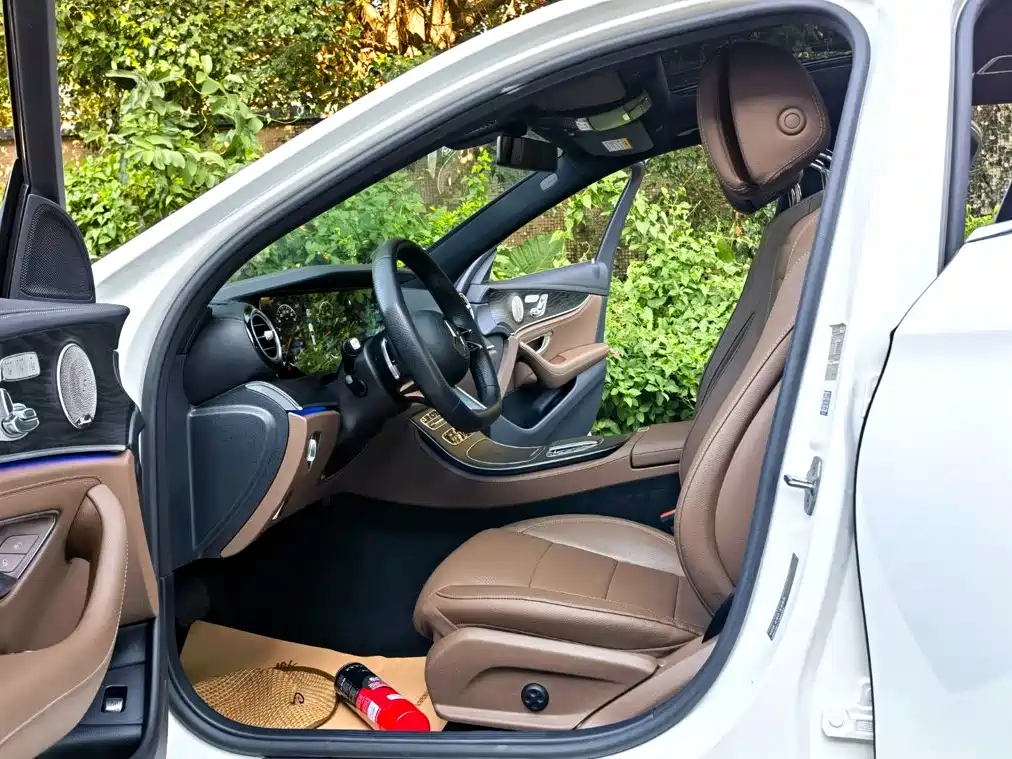 Mercedes-Benz E-Class — миниатюра 9