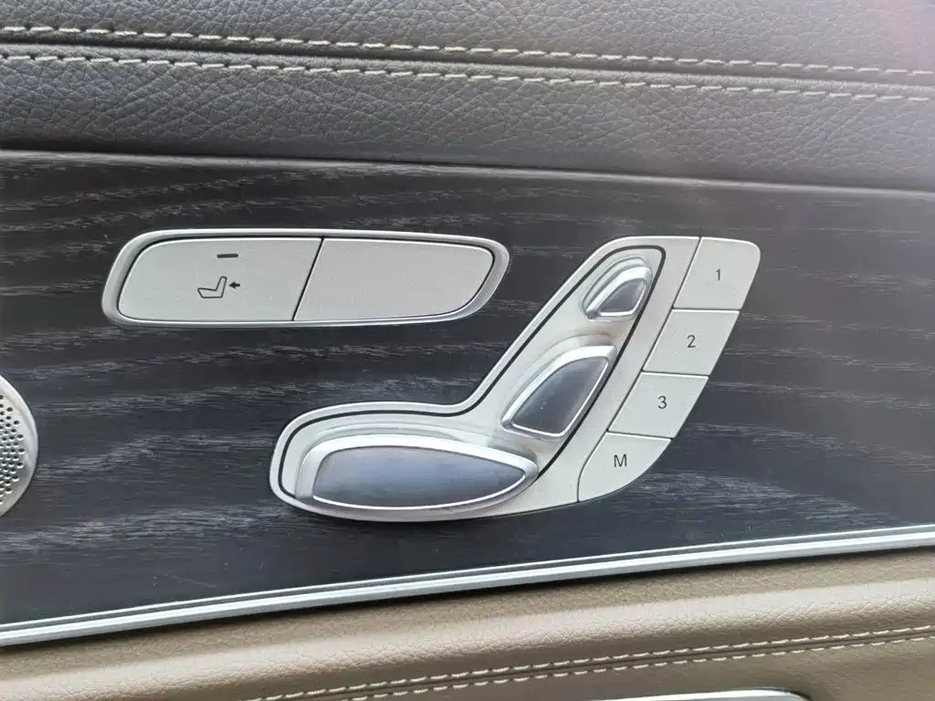 Mercedes-Benz E-Class — миниатюра 37