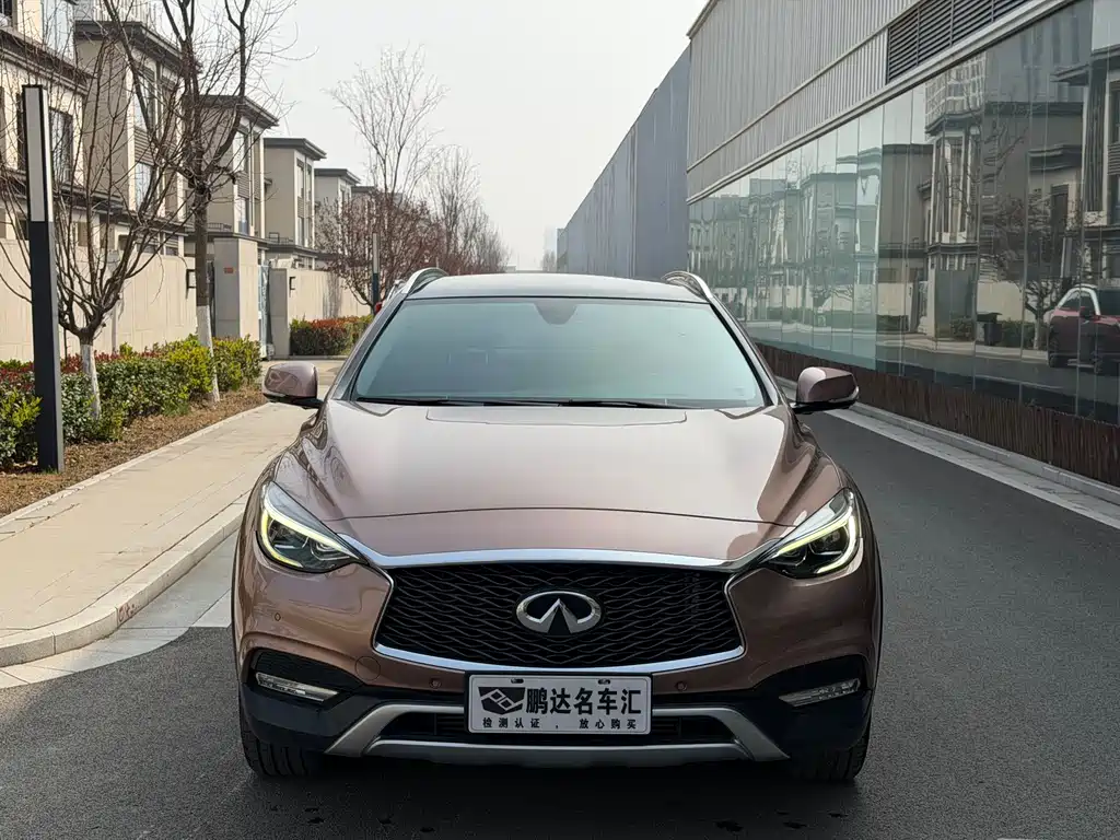 INFINITI QX30