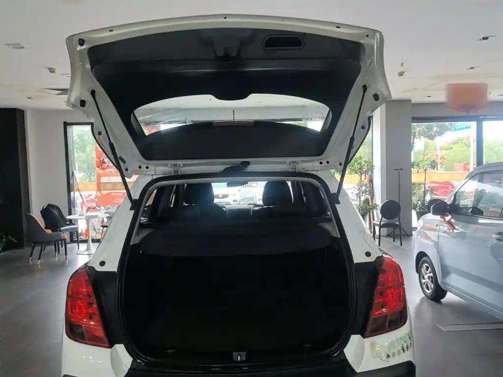 Chevrolet Trax — миниатюра 19