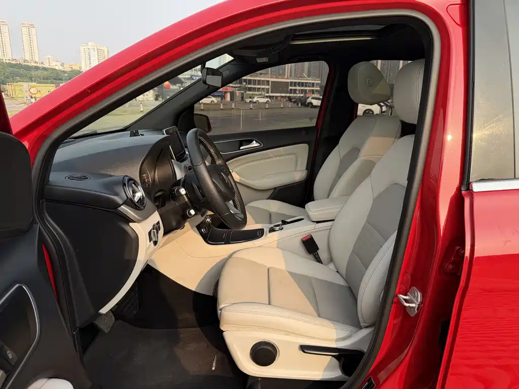 Mercedes-Benz B-Class — миниатюра 12