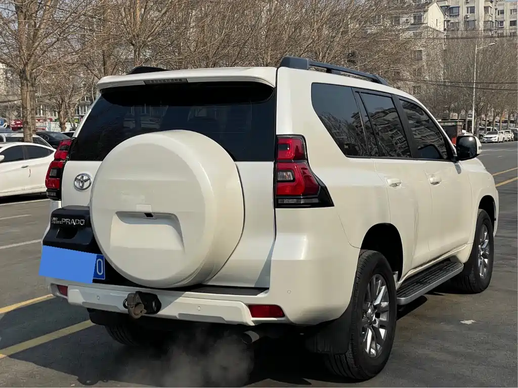 TOYOTA PRADO