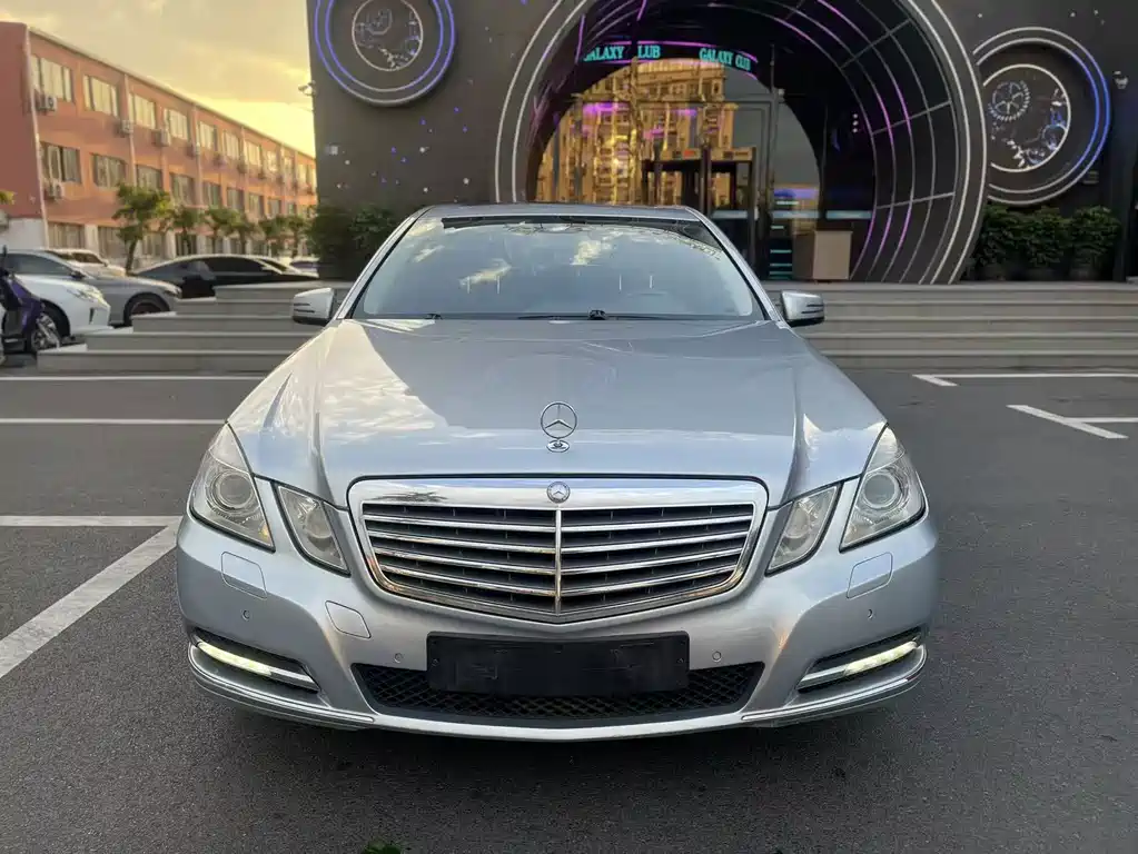 Mercedes-Benz E-Class — миниатюра 2