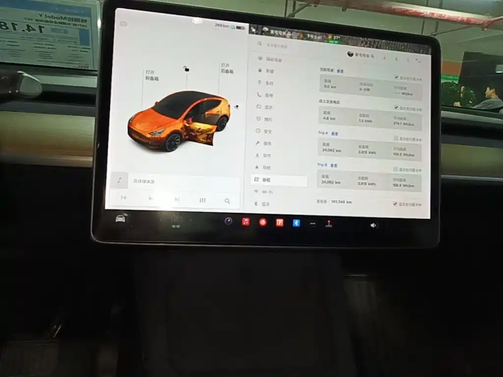 Tesla Model Y — миниатюра 13