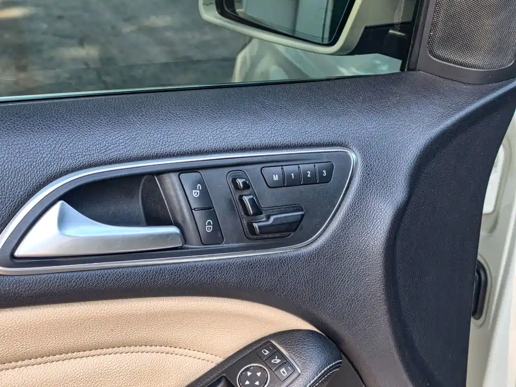 Mercedes-Benz B-Class — миниатюра 7