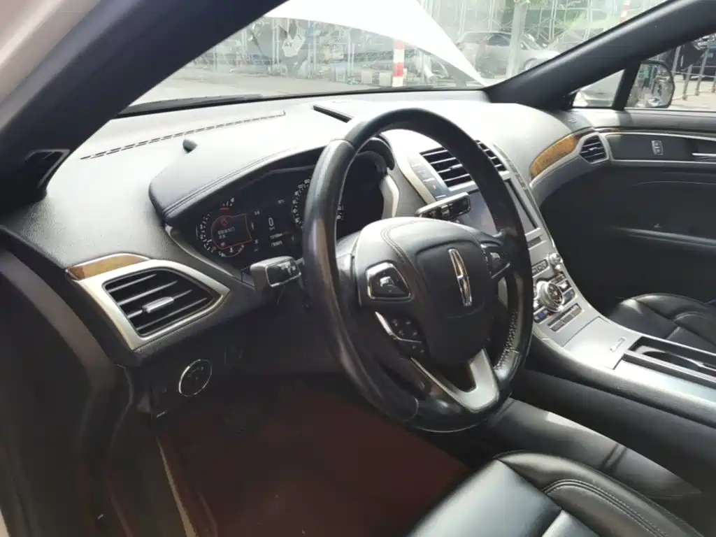 Lincoln MKZ — миниатюра 10
