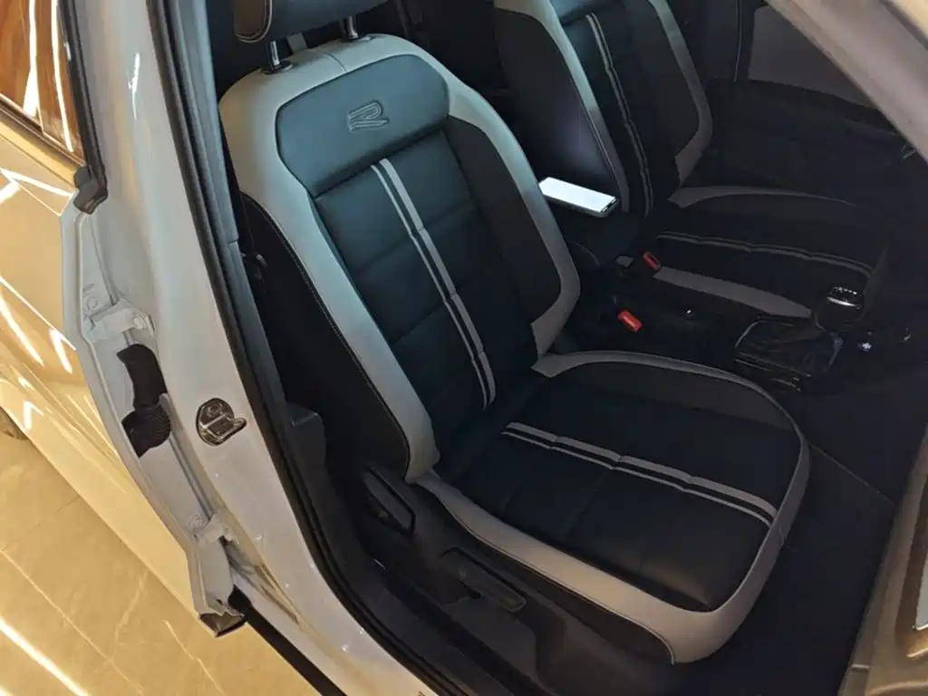 Volkswagen T-Roc — миниатюра 25