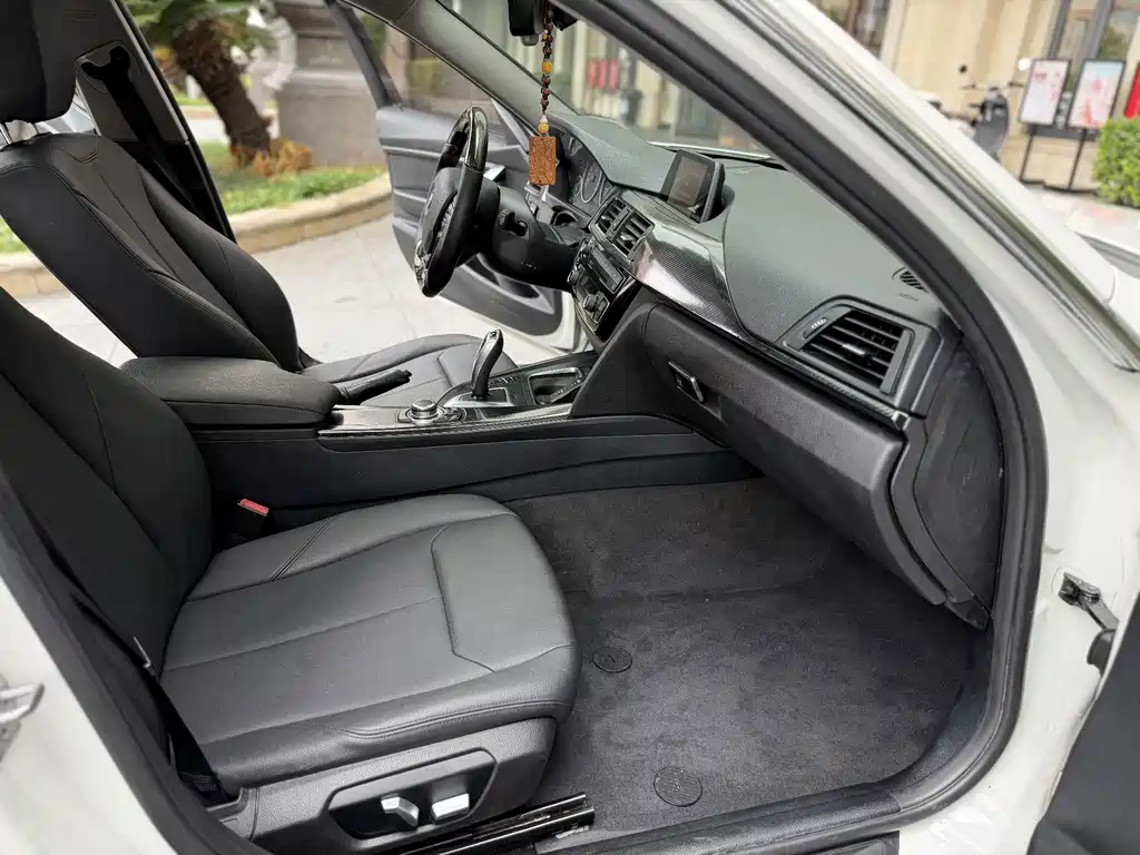 BMW 3 Series — миниатюра 6