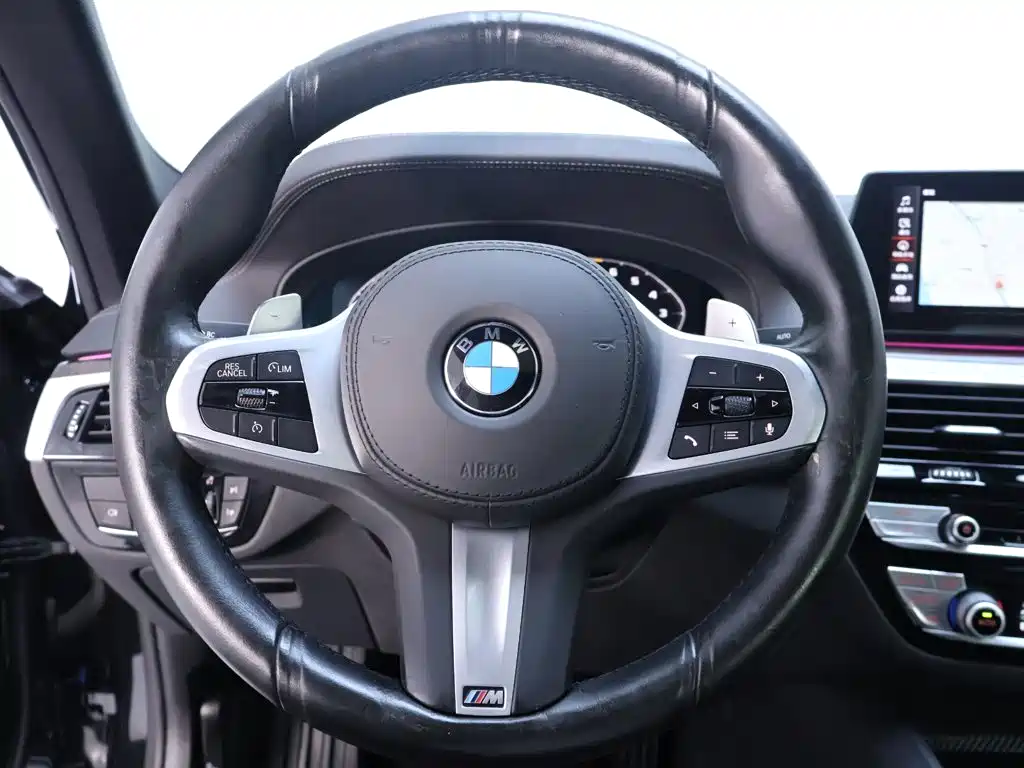 BMW 5 Series — миниатюра 16