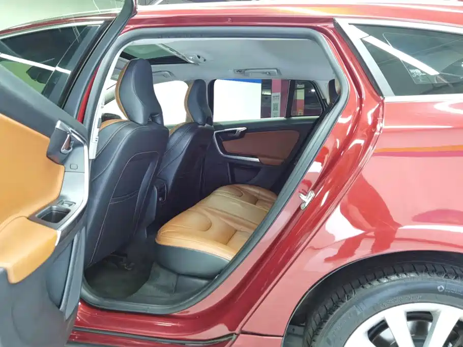 Volvo V60 — миниатюра 11