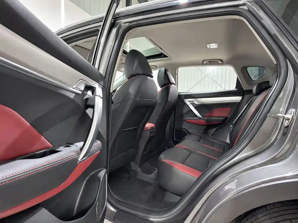 Geely Binyue — миниатюра 12