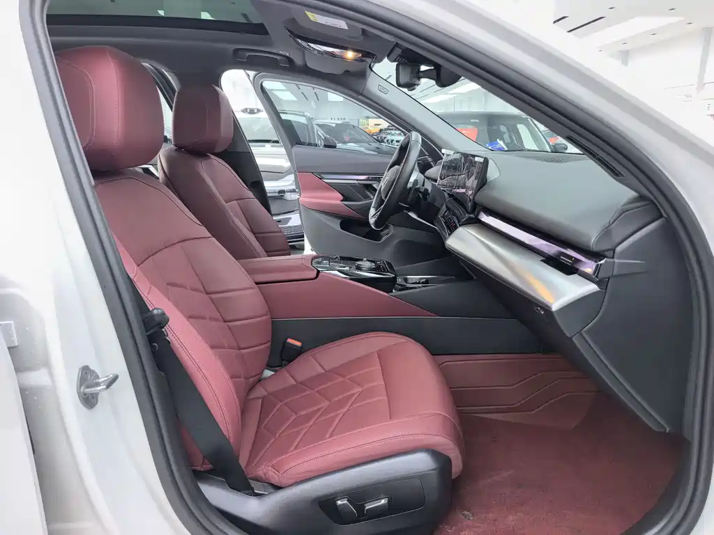 BMW 5 Series — миниатюра 12