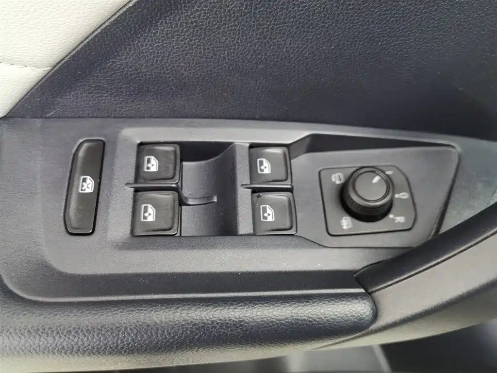 Volkswagen Tharu 2023 300TSI