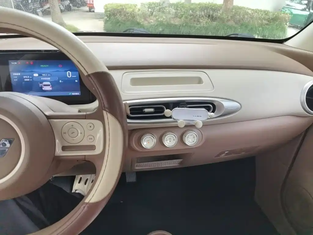 Wuling MINIEV — миниатюра 13