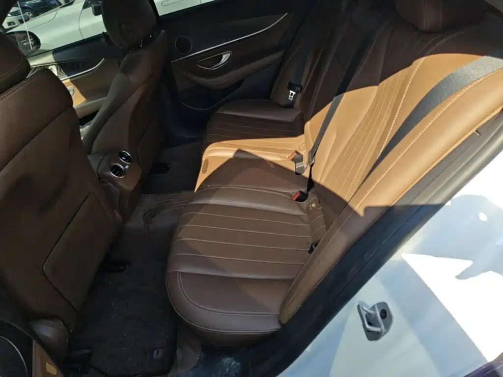 Mercedes-Benz E-Class (Import) — миниатюра 17