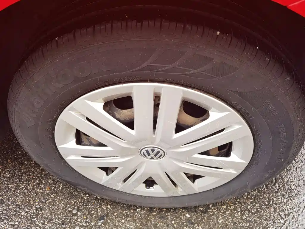 Volkswagen Polo 2016 1.4L MT
