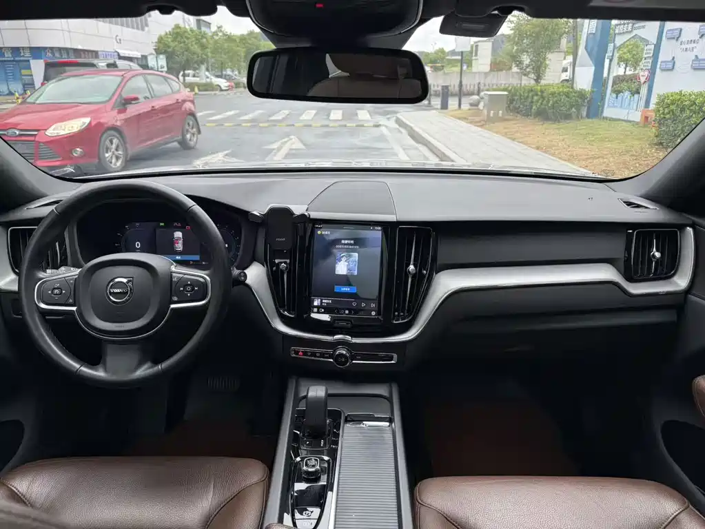 Volvo XC60 — миниатюра 10