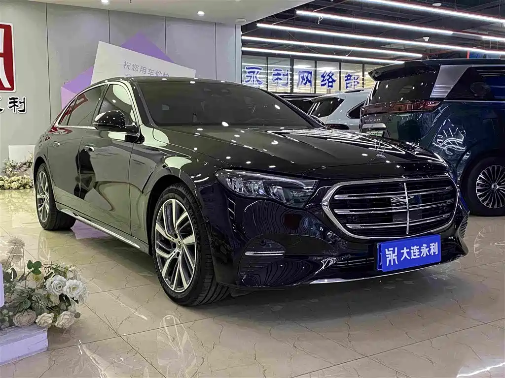 Mercedes-Benz E-Class — миниатюра 3