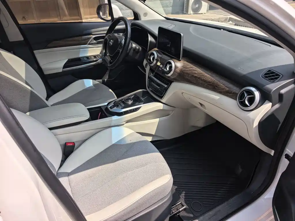 BAIC EU5 — миниатюра 7