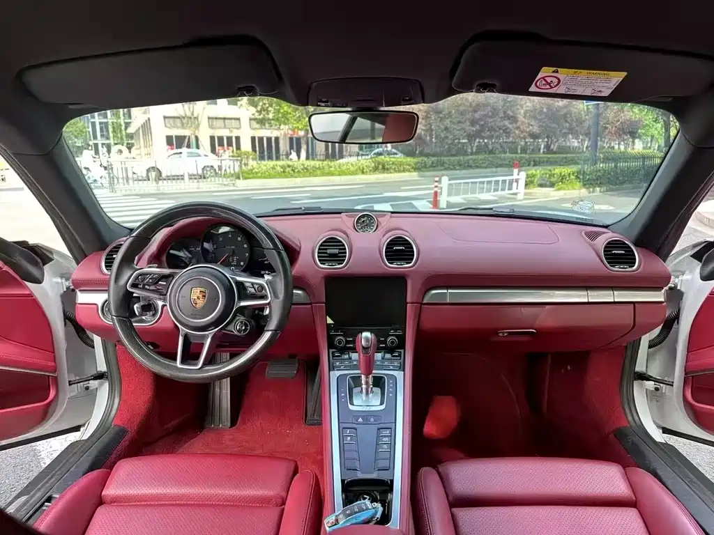 Porsche 718 2018 Cayman 2.0T