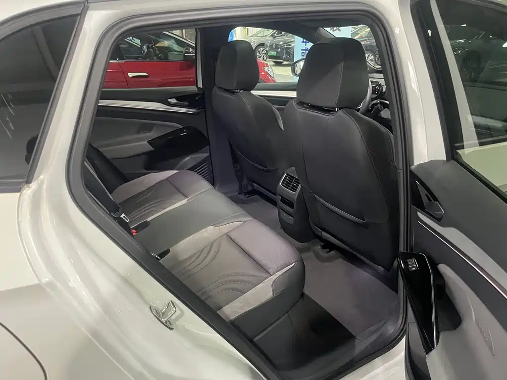 VOLKSWAGEN ID.4 CROZZ