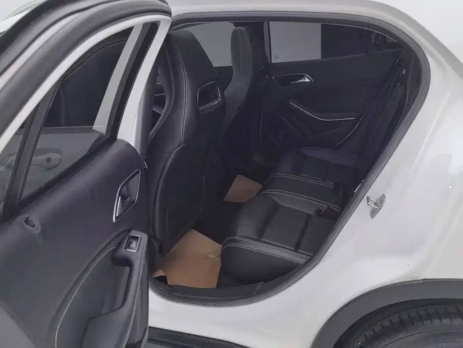 Mercedes-Benz GLA — миниатюра 11