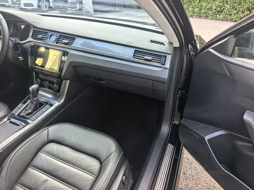 Volkswagen Passat — миниатюра 10