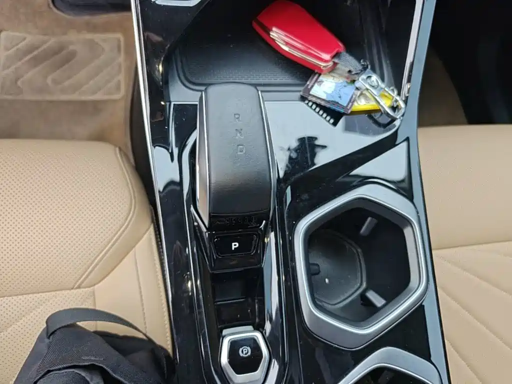 Geely Boyue L — миниатюра 14