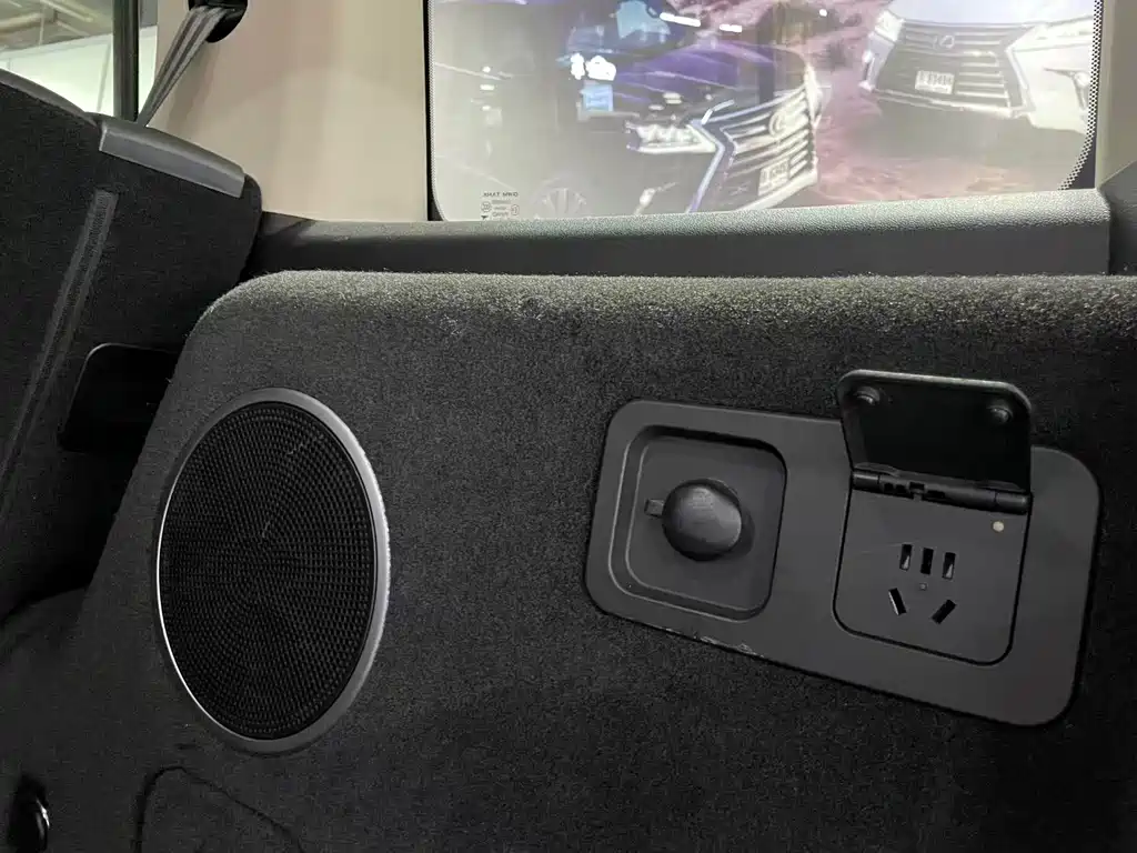 TANK TANK 300 NEW ENERGY