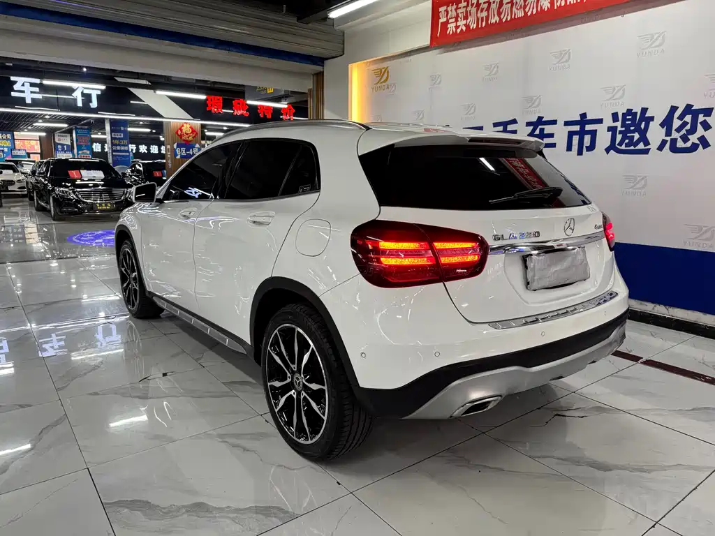 Mercedes-Benz GLA — миниатюра 12