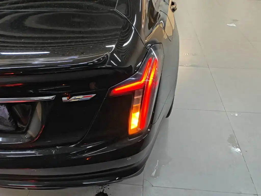 Cadillac CT5 2022 28T