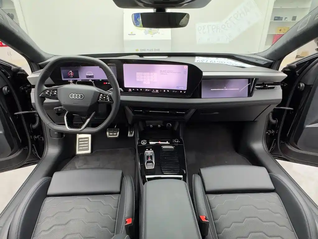 Audi A6L e-tron — миниатюра 11